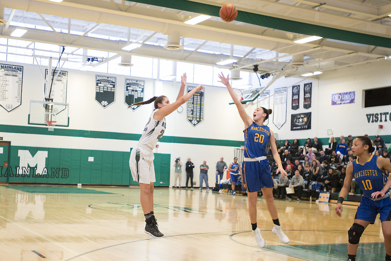 021118_spt_mainlandhoops